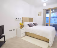 Royal Docks Modern Retreat EddingtonCourt Sleeps 5
