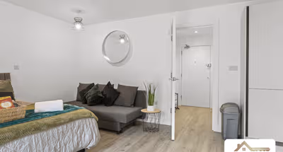 Modern Cosy Studio with Parking