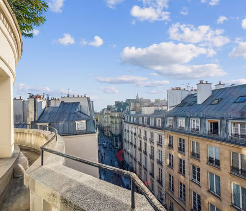 A Top Floor Magical Experience Right On Rue Montorgueil