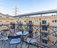 Custom House Excel London Apartment