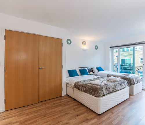 Custom House Excel London Apartment