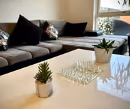 Luxury 2 bed flat 5 mins from stations to O2|ExCel