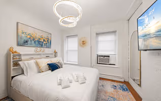 Madison St Apartment