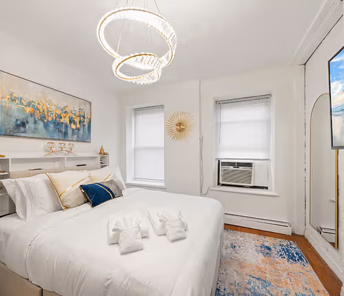 Madison St Apartment