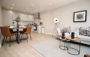 Charming 2BR Home in a Popular Urban Quarter