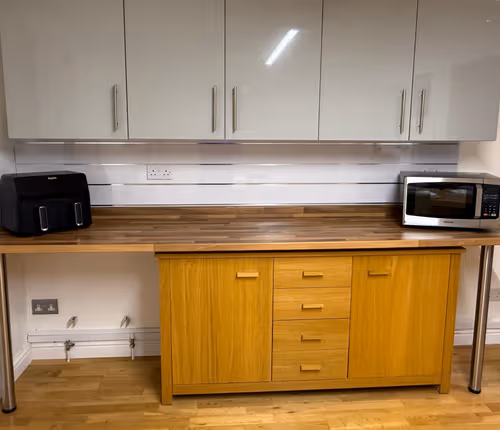 Large 5BR House | Parking | WiFi | Garden in Essex