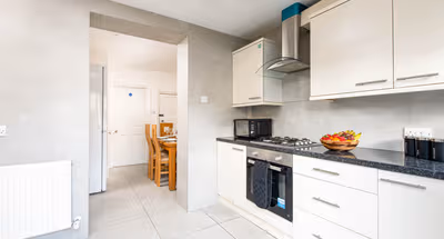 586 Southmead