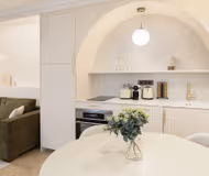 Rue De Port-Mahon 1BR Service Apartment