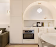 Rue De Port-Mahon 1BR Service Apartment