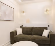 Rue De Port-Mahon 1BR Service Apartment