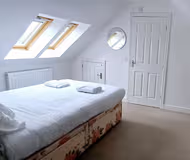 The Green House Durham Large Family & Contractor Stay Sleeps 12 with Ample Parking