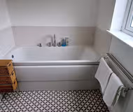 The Green House Durham Large Family & Contractor Stay Sleeps 12 with Ample Parking