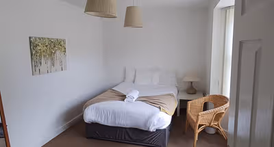 The Green House Durham Large Family & Contractor Stay Sleeps 12 with Ample Parking