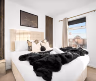 Stylish Three Bedroom House -  6 Beds - Garden