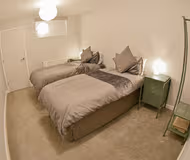 Spacious 6-Bedroom Property with Ensuite – Perfect for Groups