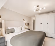 Luxury 2-bed Penthouse with Elegant interiors