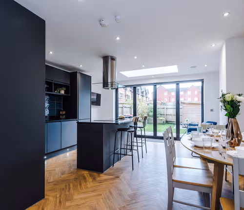 Monton Townhouse, 55 Lansdowne