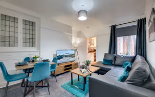 Brandon Grove Stay | Sleeps 6