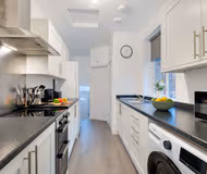 Brandon Grove Stay | Sleeps 6