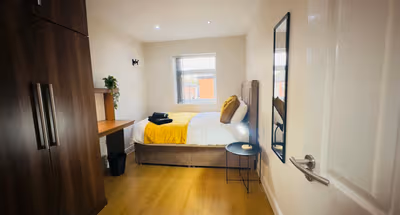 Spacious 6-Bedroom Terraced House | Sleeps 8 | Near City Centre