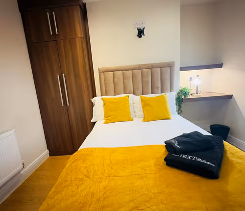 Spacious 6-Bedroom Terraced House | Sleeps 8 | Near City Centre