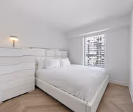 Adelaide St W Apartment