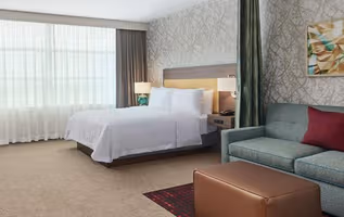 E Cermak Road Apart hotel