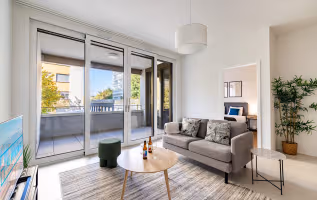 Avenue  service apartment