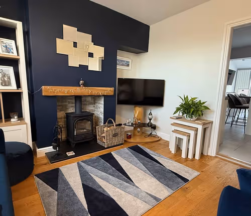 Modern 2-Bed Home in Solihull