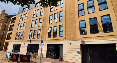 Elegant 2-Bed in Cardiff Bay