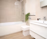 Elegant 2-Bed in Cardiff Bay