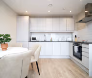 Elegant 2-Bed in Cardiff Bay