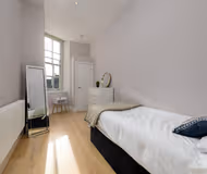 Spacious 3 Bedrooms in City Centre w/ Parking