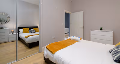 Spacious 3 Bedrooms in City Centre w/ Parking