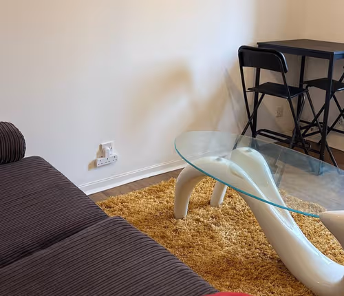 Cozy Northolt Hideaway 1BR FREE Wifi StreetParking