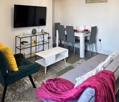 Jarrow Haven – Contractor & Family Stay with Free Parking | Sleeps 8