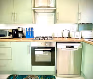 3-Bedroom Gem in Manchester with Free Parking