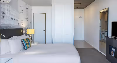 Oaks Melbourne on William Suites