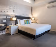 Oaks Melbourne on William Suites