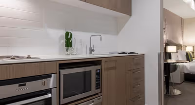 Oaks Melbourne on William Suites