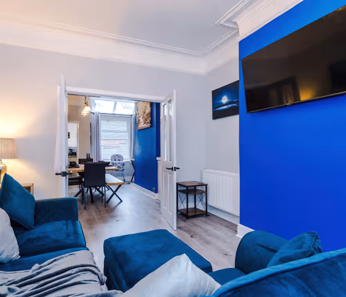 Ideal Group Stay | 3BR House for 8 | Parking