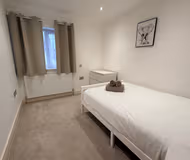 Sleek Modern 2BDR Flat in Charming Pinner