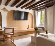 2-Bedroom Apartment in Les Halles District, Paris