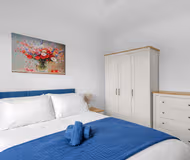 3BR Home for 6 in Rainham, Parking & Wi-Fi