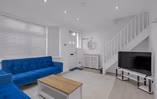 3BR Home for 6 in Rainham, Parking & Wi-Fi