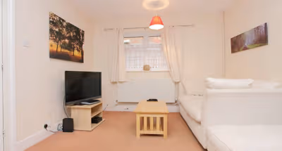 Cosy bed at 13 Batchelors Barn Rd Andover SP10 1HR