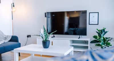 Modern 2BR Flat for 6 | Manchester | Full Kitchen