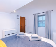 Modern 2BR Flat for 6 | Manchester | Full Kitchen