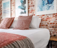 Cosy bed at Apt 5 Eastgate House