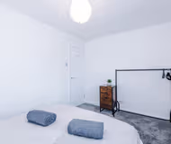 Stylish 2BR House for 4 in Manchester w/ Parking